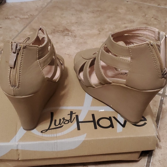 Shoes - Picture 5 of 5